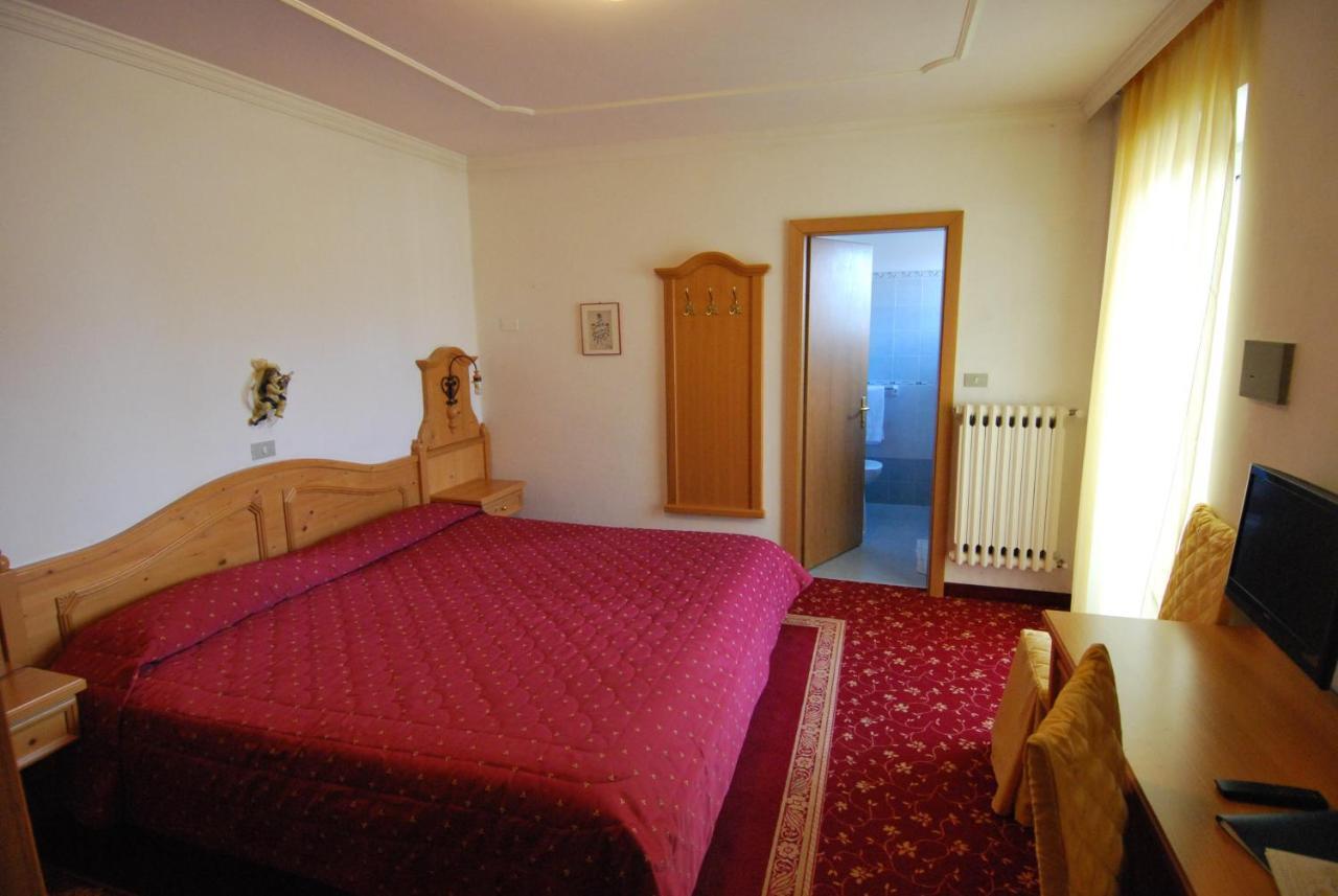 Hotel Belvedere Srl Fai della Paganella Cameră foto