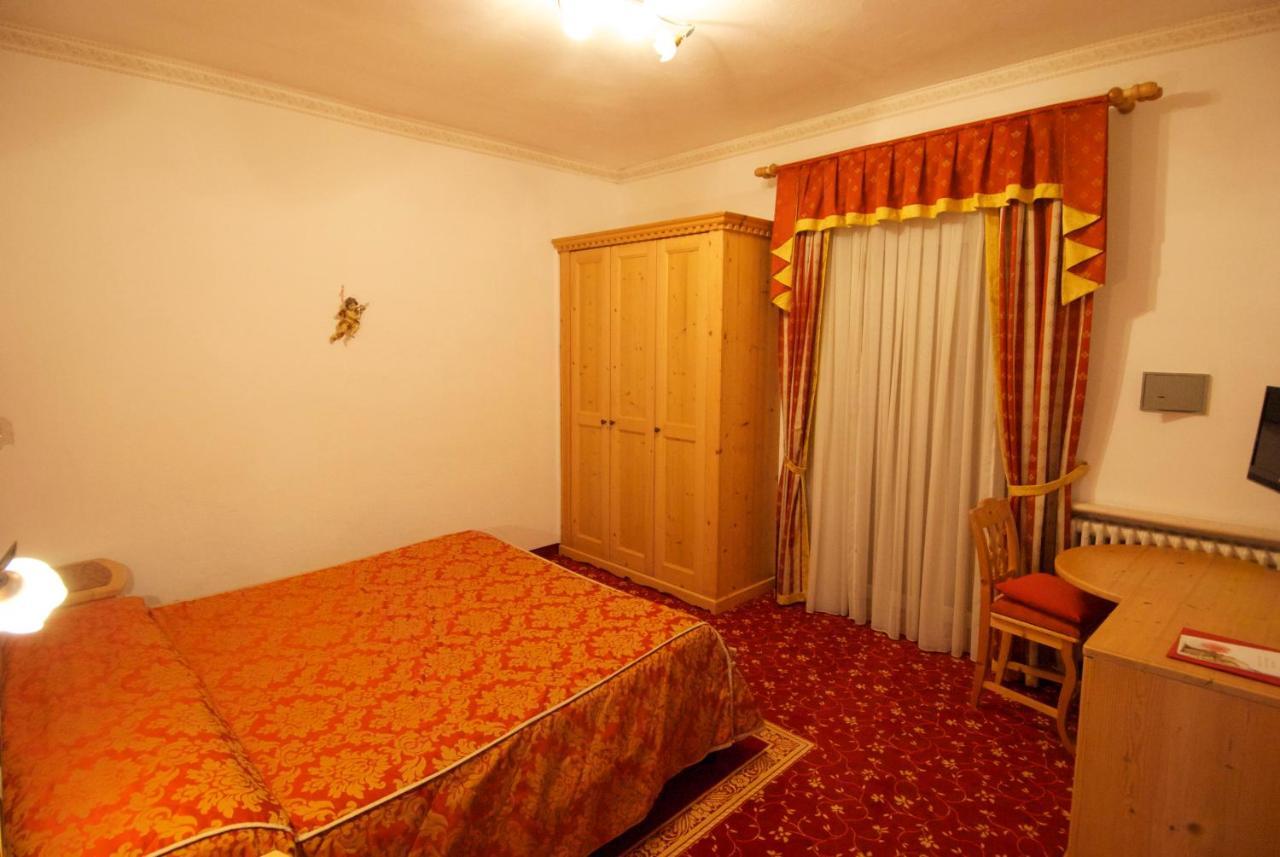 Hotel Belvedere Srl Fai della Paganella Cameră foto